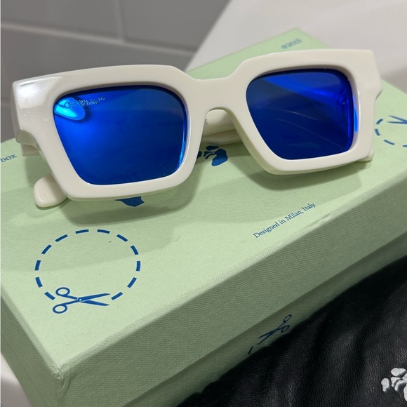 Brand new, authentic Off White beach sunglasses. - Picture 9 of 9
